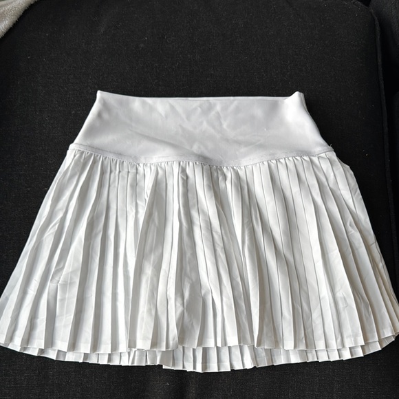 ALO Yoga Dresses & Skirts - ALO Yoga White Pleated Mini Skirt